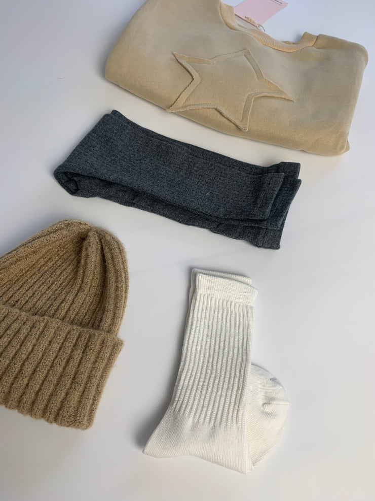 Bundle - Dark Leggings/ Neutral Top